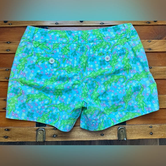 Lilly Pulitzer 5” Callahan Shorts - “See You Later Alligator” Print - Picture 5 of 8